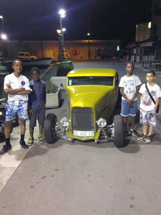 voiture jaune